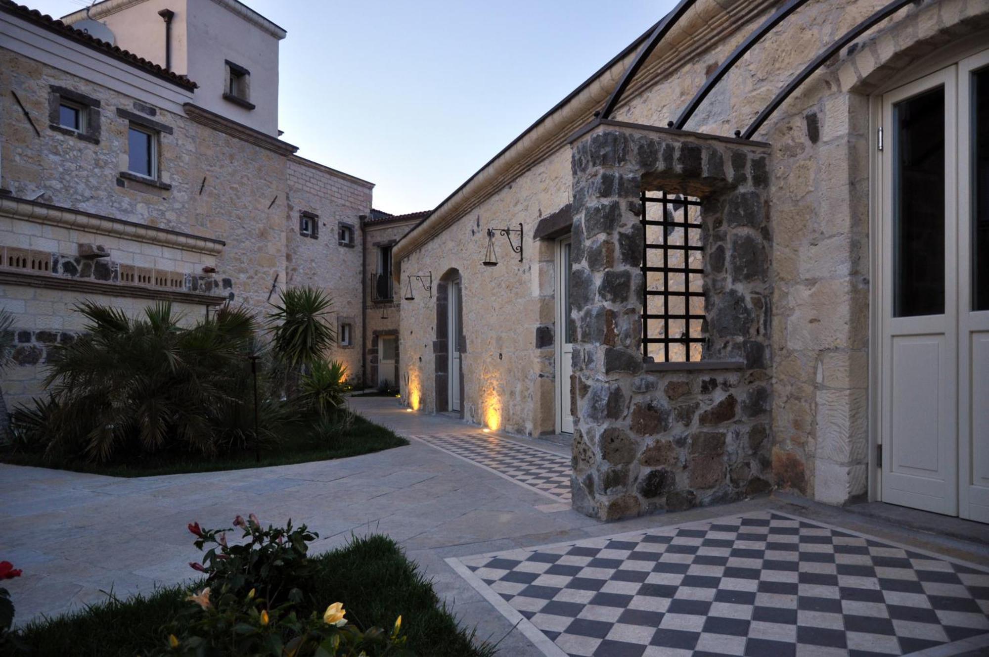 Hotel Maison Tresnuraghes ภายนอก รูปภาพ